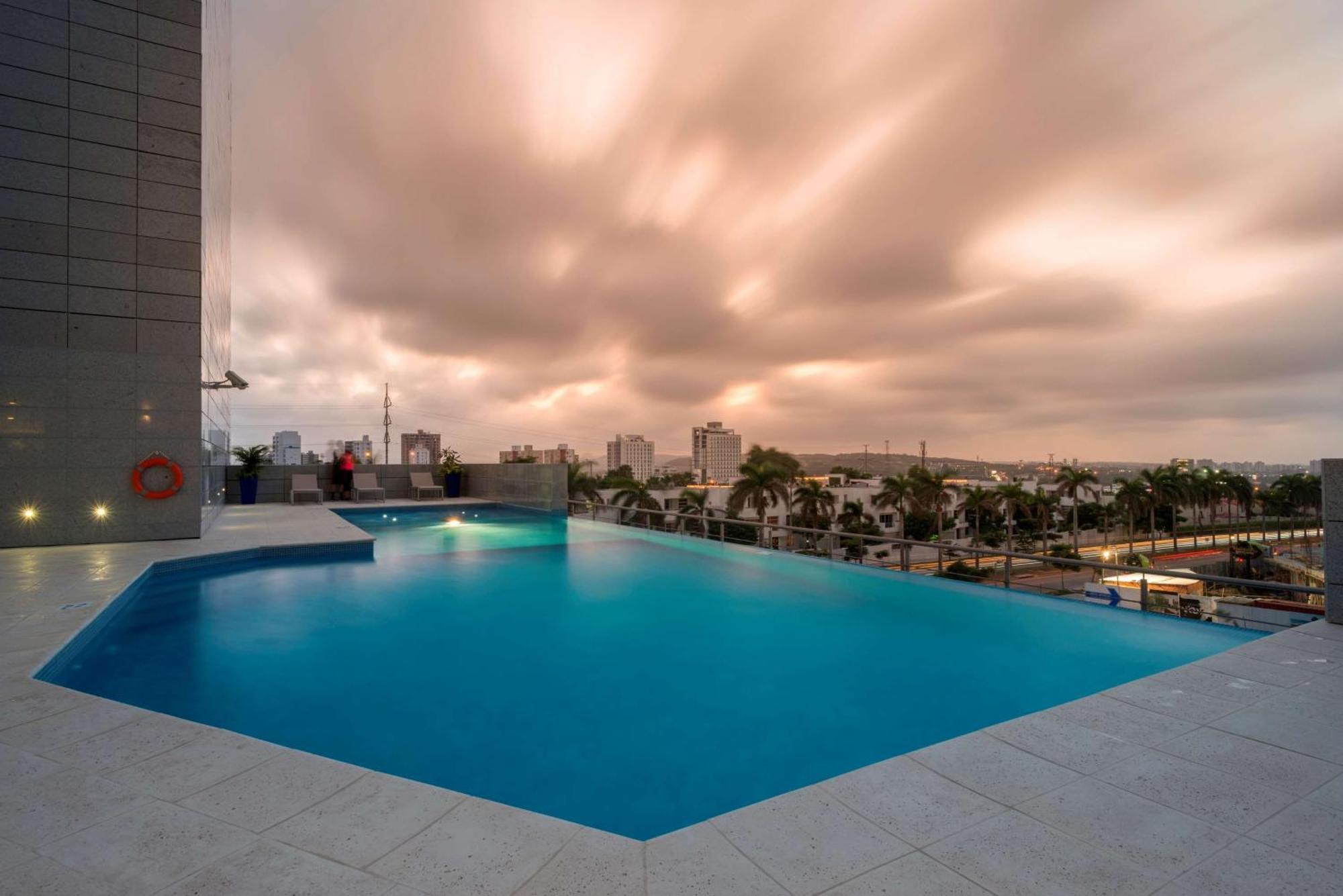 Hilton Garden Inn Barranquilla Барранкилья Экстерьер фото
