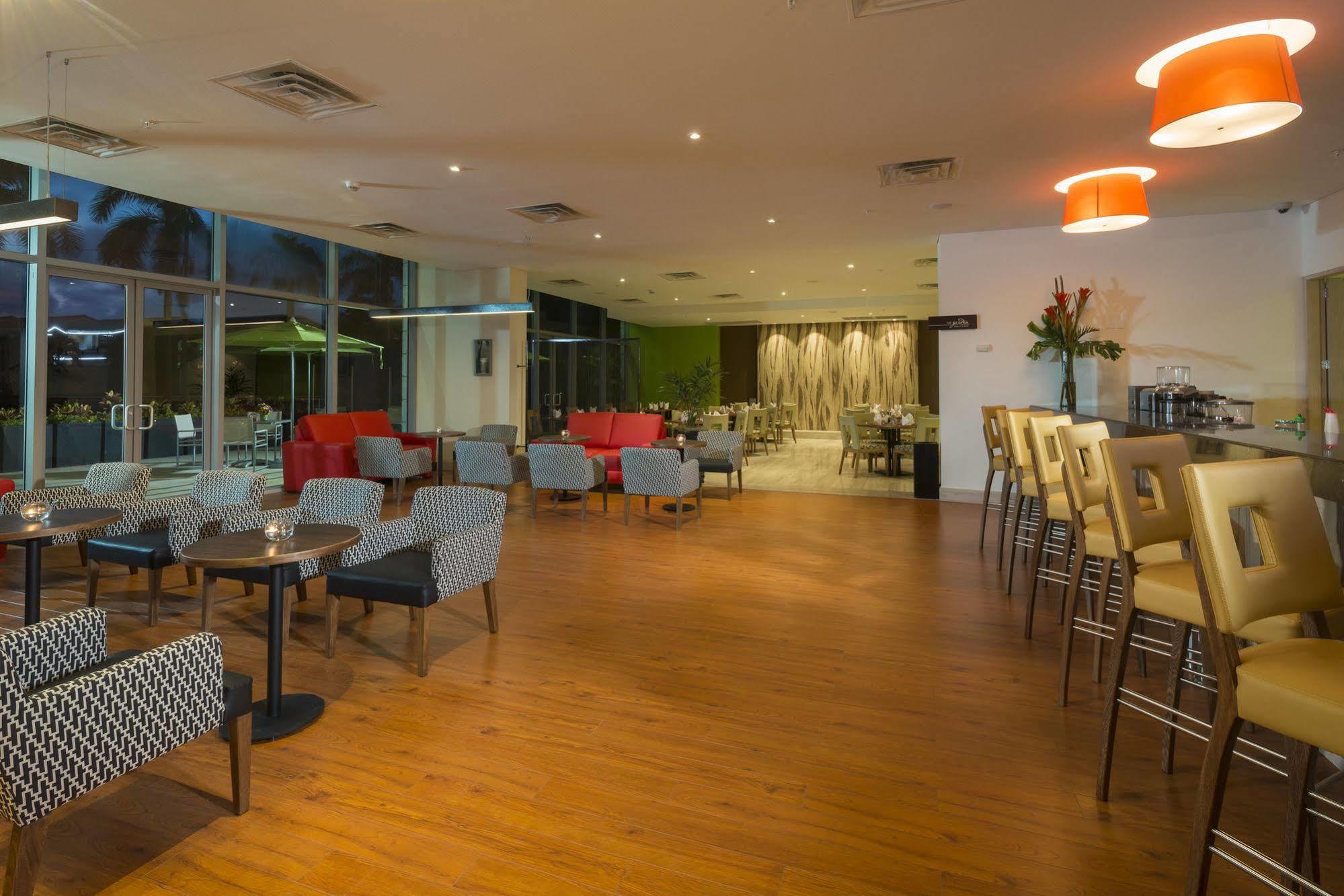 Hilton Garden Inn Barranquilla Барранкилья Экстерьер фото
